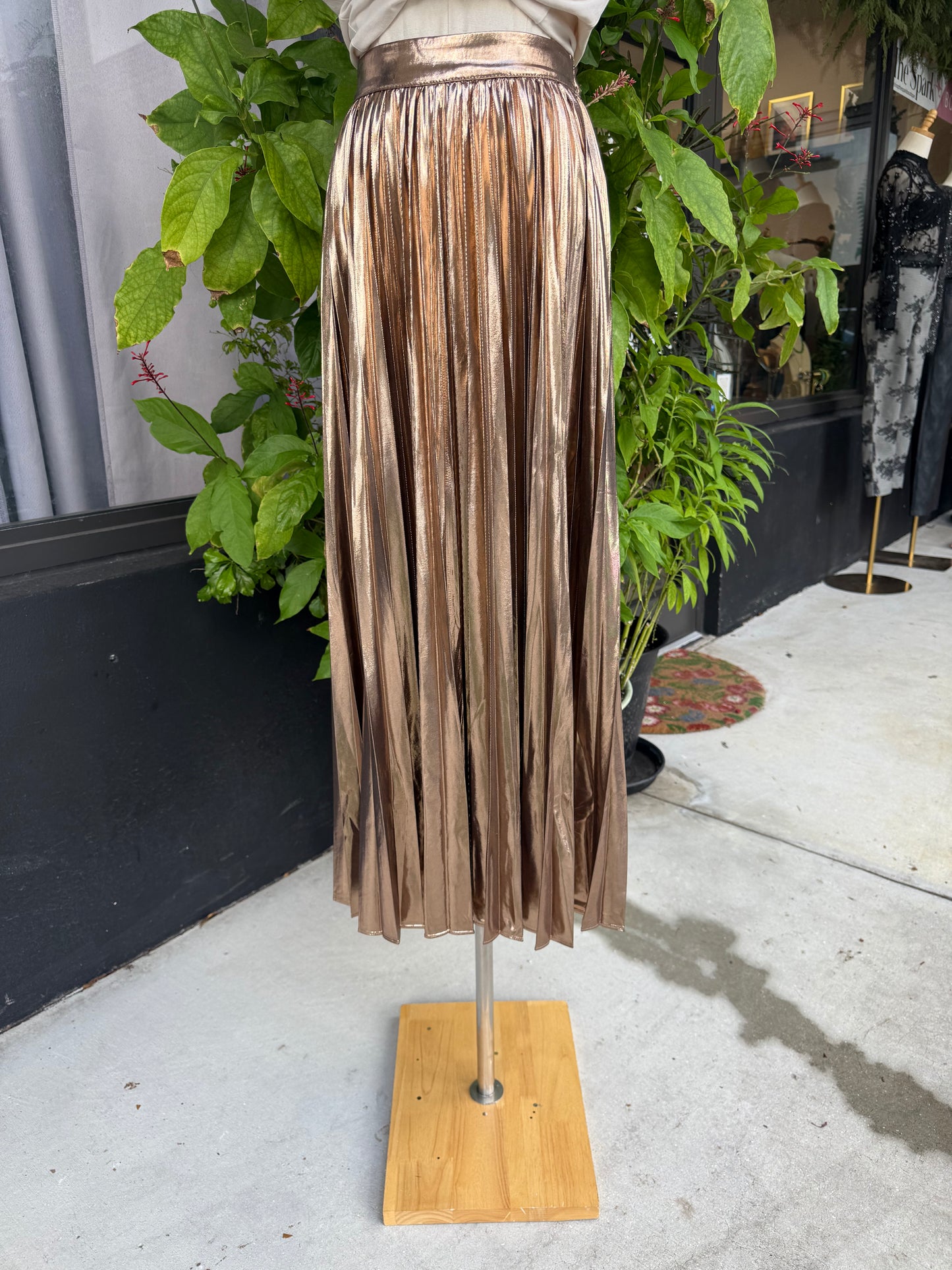 Monroe Lame Pleated Skirt