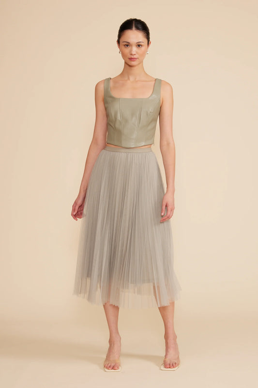 Pleated skirt
Midi skirt
Women's skirt
Elegant skirt
Pleated tulle skirt
Elastic waistband tulle skirt      
Flowy tulle skirt
Statement tulle skirt
Carrie Bradshaw tulle skirt (referencing the iconic style)
Balletcore skirt (if it has that aesthetic)
Tulle skirt
Pleated fabric skirt
Party skirt
Special occasion skirt
Dressy skirt
Evening skirt
Fashion skirt
Stylish skirt
Romantic skirt
Sex and the City skirt
Carrie Bradshaw style skirt
Tulle skirt outfit inspiration