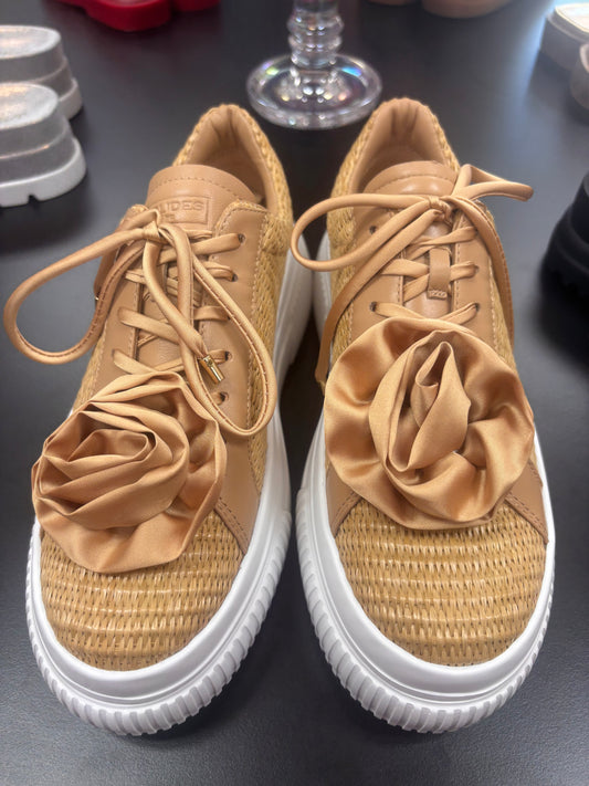 Hazel Raffia Sneaker w. Flower