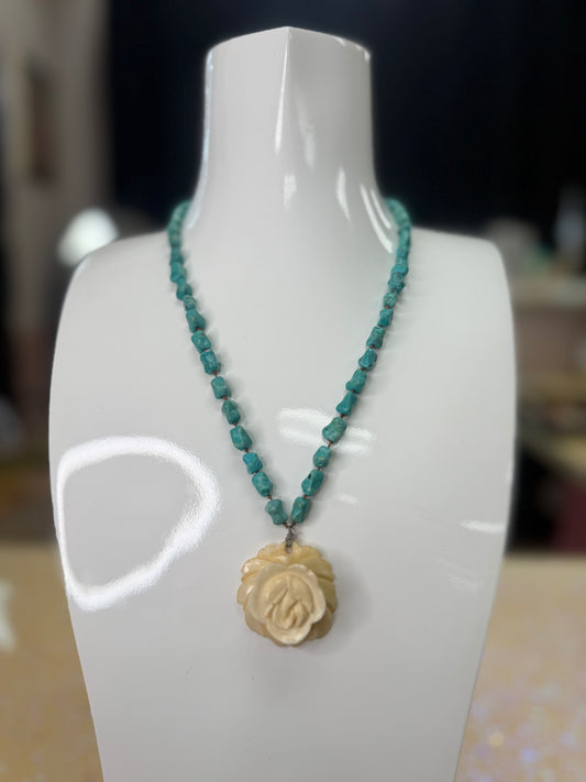 Knotted Turquoise w. carved bone flower