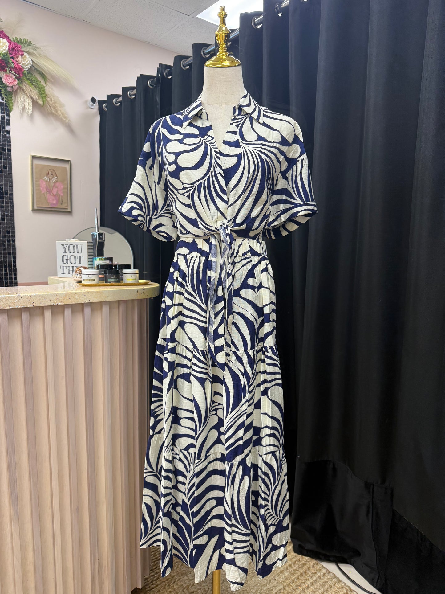 Printed Tie-knot top. Collared button down, West Palm Beach Boutique, Womens Boutique, Timeless, Chic, and Curated Boutique