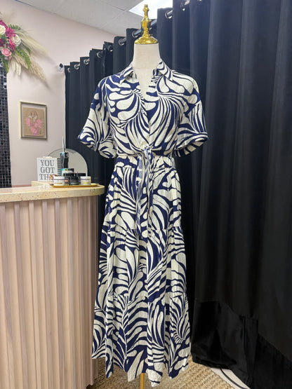 Printed Tie-knot top. Collared button down, West Palm Beach Boutique, Womens Boutique, Timeless, Chic, and Curated Boutique