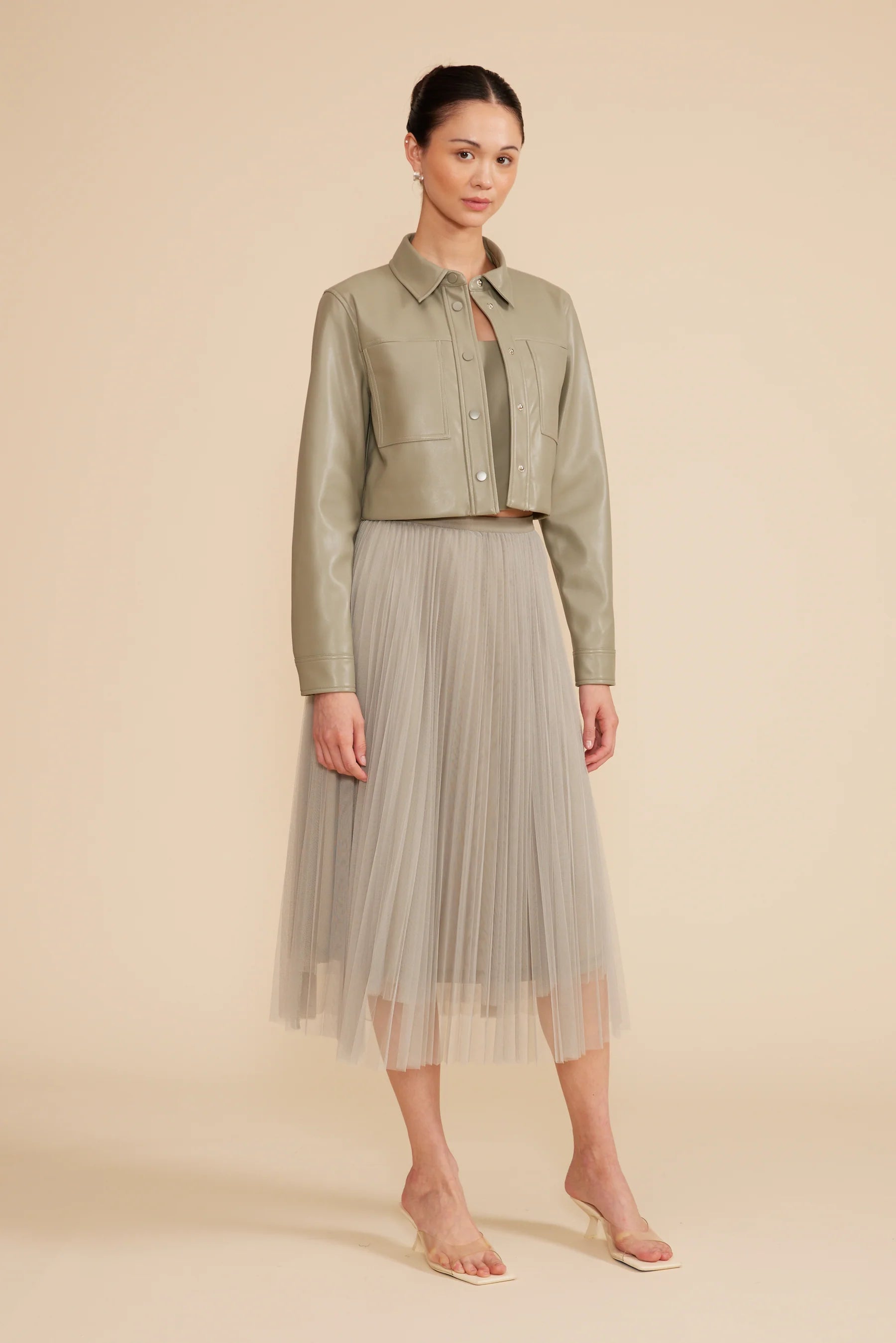 Pleated skirt
Midi skirt
Women's skirt
Elegant skirt
Pleated tulle skirt
Elastic waistband tulle skirt      
Flowy tulle skirt
Statement tulle skirt
Carrie Bradshaw tulle skirt (referencing the iconic style)
Balletcore skirt (if it has that aesthetic)
Tulle skirt
Pleated fabric skirt
Party skirt
Special occasion skirt
Dressy skirt
Evening skirt
Fashion skirt
Stylish skirt
Romantic skirt
Sex and the City skirt
Carrie Bradshaw style skirt
Tulle skirt outfit inspiration